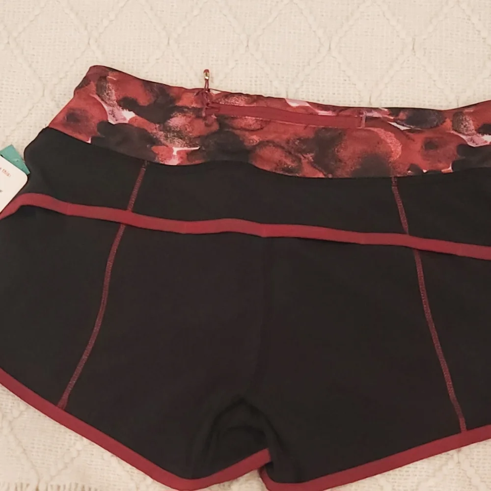 Shorts - Picture 3 of 3